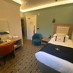 The George Szálloda 3*