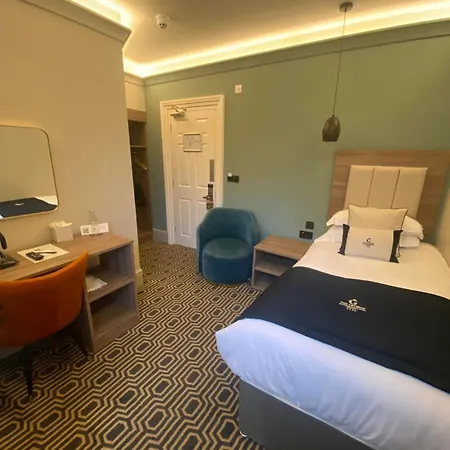 The George Hotel 3*